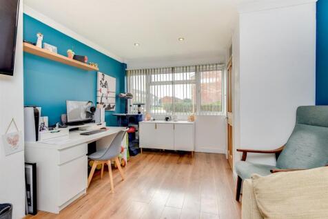 For Sale by Aspire Residential | Wolstenbury Road