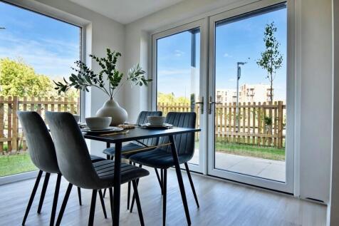 212 - Living area...