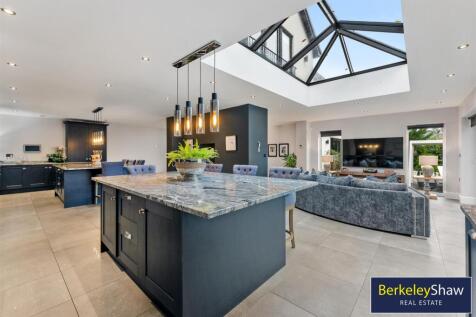 Kitchen/Living/Dining