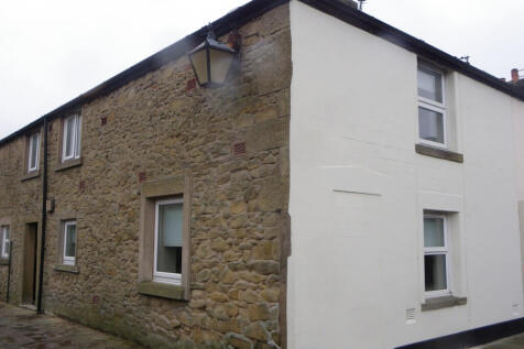 2-bed terraced on Doctors Row,  Longridge, PR3, £825/mo