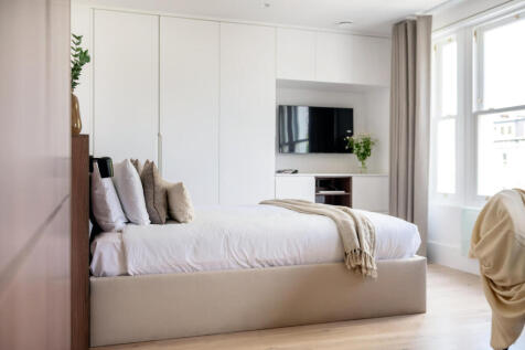 Apartment E (25).jpg