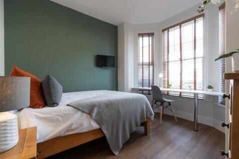 35KR - Bedroom 1