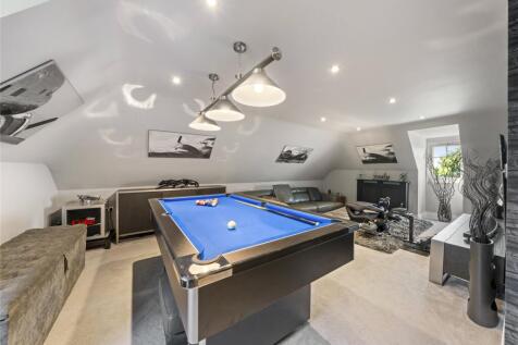 Games Room/5th Bed