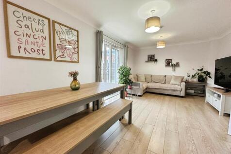 4260e27d--4887-B84F-A17F7EFAA18E-60458-000010E2D99