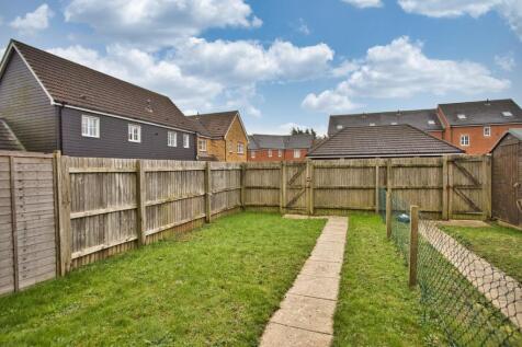 Storey Crescent, Hawkinge, Kent photo 5