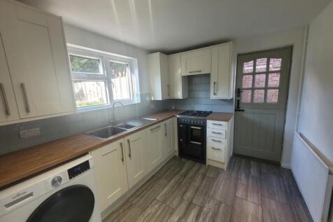 Broadlands, Desborough, Kettering photo 3