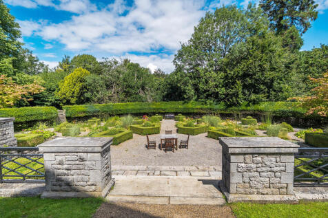 Hazelwood Hall Ga...