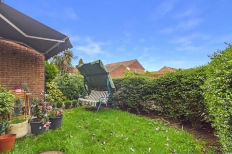 Slough, SL1 - property photo