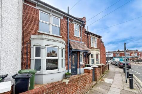 Southsea, PO4 - property photo
