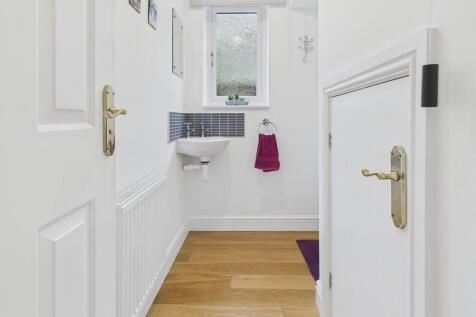 CAM04273G0-PR0195...