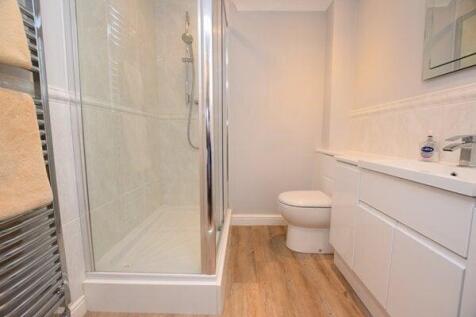 en-suite shower room