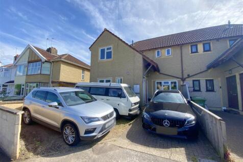 Front shot of property and driveway (1).jpg