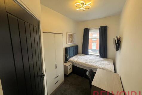 London Road, Newcastle-under-Lyme, ST5 photo 3