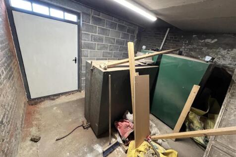 Commercial Property to rent Image 6