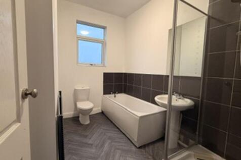 Downall Green Road, Ashton in Makerfield, Wigan photo 5