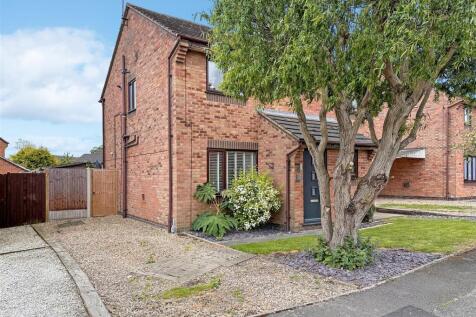 Driveway &amp; Front Aspect 354
