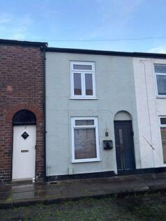 2-bed terraced on Blackshaw Street, Macclesfield, SK11 6RR, £895/mo