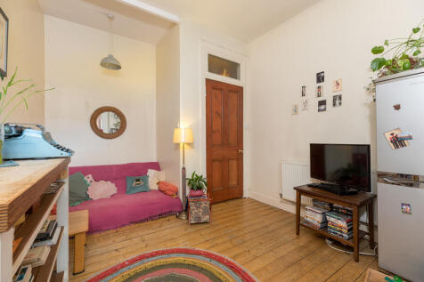 17 Holmhead Place...