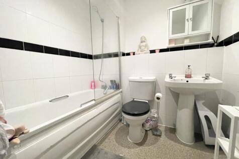 High Street, Ongar, CM5 photo 5