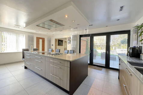 Family Dining Kitchen