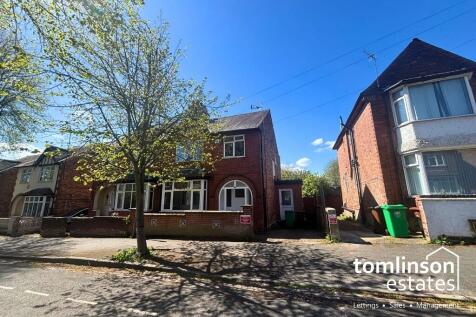 5-bed semi-detached on Harrington Drive, Lenton, Nottingham, NG7 1JN, £2,383/mo