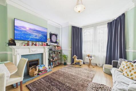 2 - Two Bedroom Flat for Auction, Keynsham.jpg