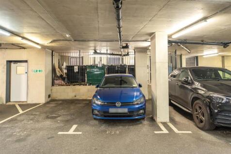 Shingly Place, E4