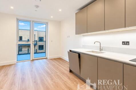 36 ROSE SQUARE, Twickenham, London, TW2 photo 3