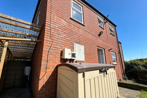 91 Elms Ln, Wembl...