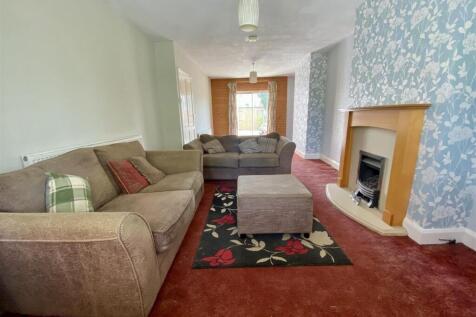 Lounge/ Dining