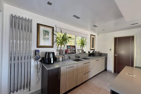 Family Dining Kitchen