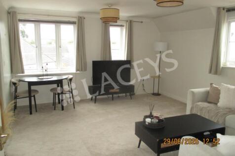 Hawks Rise, Yeovil, BA22 8XT photo 3