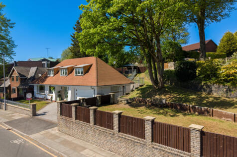 Large front garden