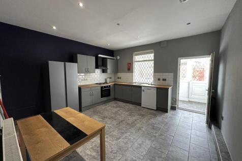 Park Road, Worsborough photo 3
