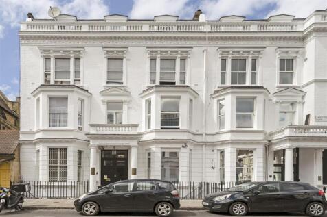 1-bed flat on Castletown Road, West Kensington, W14, £2,080/mo