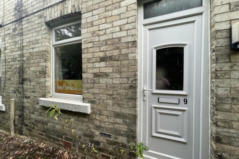 3-bed house on Neville Terrace (L), Durham, £2,080/mo