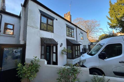 2 bed cottage to rent Coniscliffe Road, Darlingto