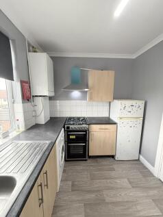 Hook Rise North, Tolworth, Kingston Upon Thames photo 3