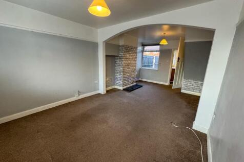 Living Room Alt.jpg