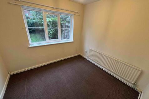 Avebury Close, Crowhill photo 5