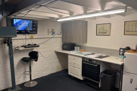 2A Tomo - Kitchenette.jpg