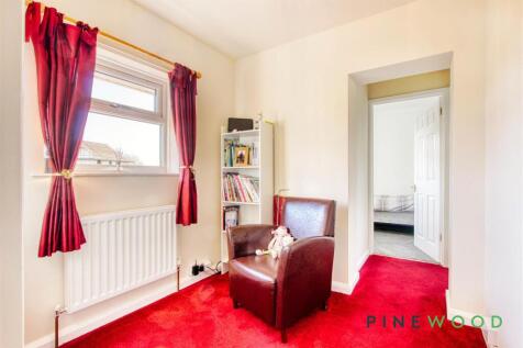 LANDING - READING AREA (HOUSE)