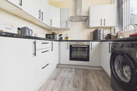 CAM03729G0-PR0138-STILL019