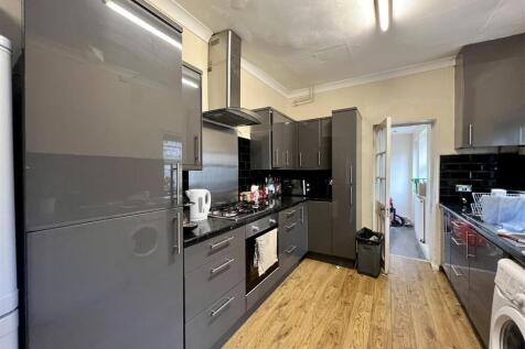 7-bed house on Sunbury Avenue, Jesmond, £4,867/mo