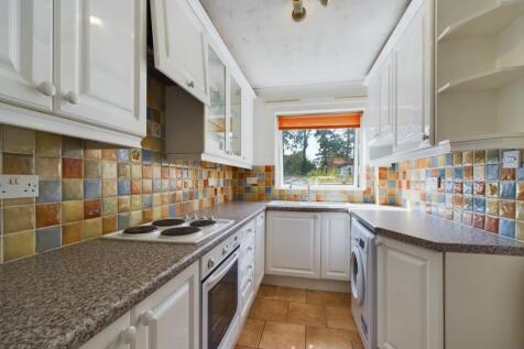 CAM01909G0-PR0217-STILL009