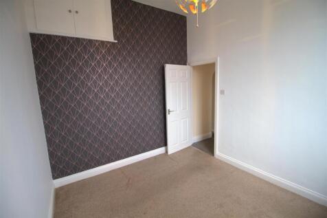 Bedroom 1.jpg