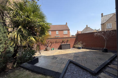 REAR PATIO.png