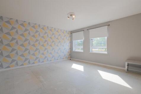 Living Room / Dining