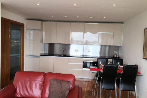 City Loft, 94 The Quays, Salford, Lancashire, M50 photo 3