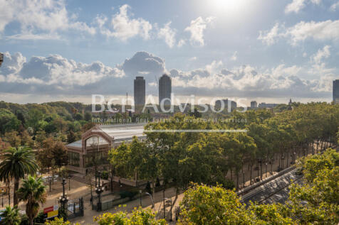 Atico-en-finca-modernista-con-terraza-al-lado-d...